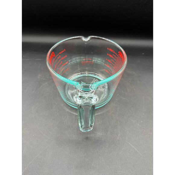 Vintage Pyrex Glass Measuring Cup: 4-Cup with Red Markings - Picture 6 of 8